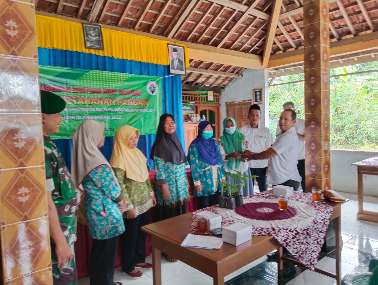 Pemberian Bantuan bibit sayur