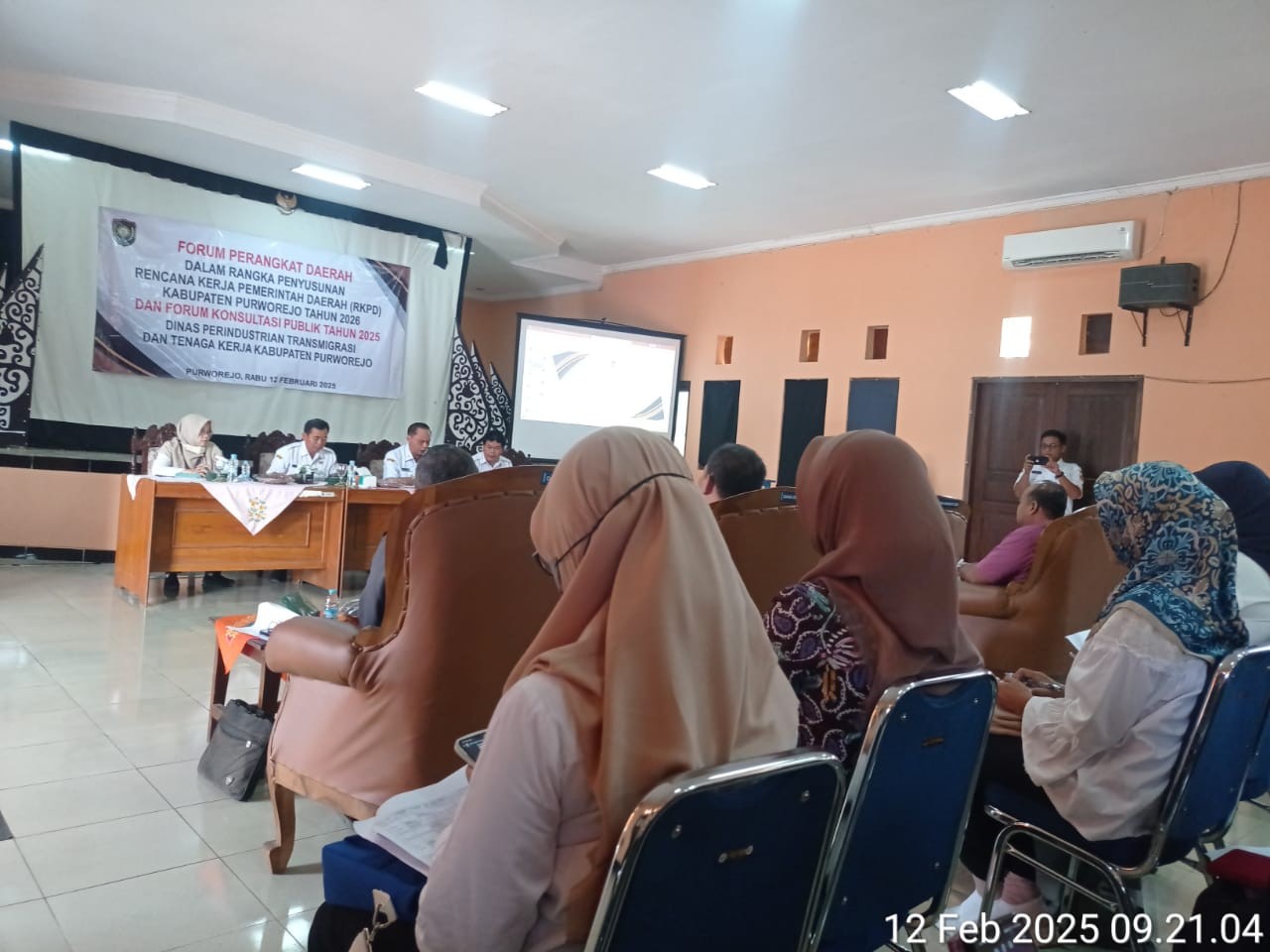 Staf Seksi Pemberdayaan Masyarakat Kecamatan Bagelen Hadiri Forum Perangkat Daerah Penyusunan RKPD Disperintransnaker Purworejo Tahun 2026