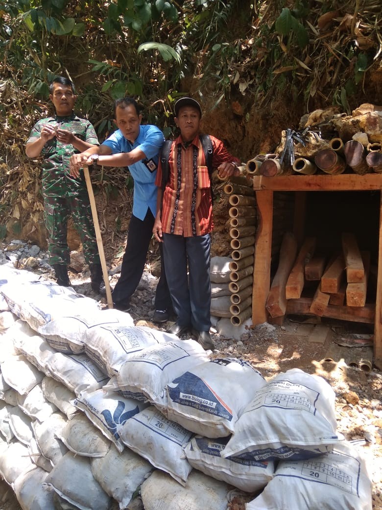 Peninjauan Lokasi Tambang