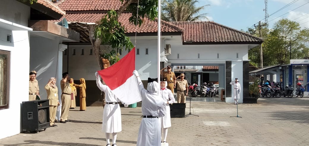 Upacara Peringatan Hari Pahlawan 