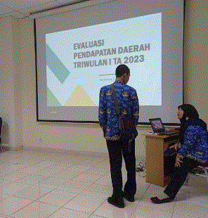 Rapat Evaluasi Pendapatan 