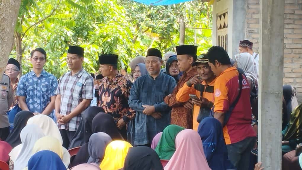 Camat Bagelen Hadiri Upacara Pemakaman Korban Laka Laut Ridho Mukti Rozakhi