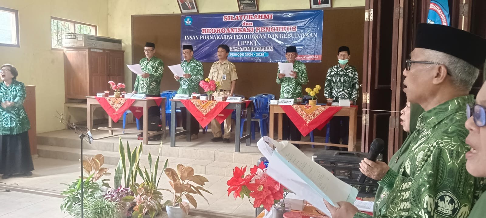 Camat Bagelen, Bapak Sigit Kurniawan Saputro, S.S., M.Eng., Hadiri Acara Silaturahmi dan Reorganisasi Pengurus Ikatan Purna Karya Pendidik dan Kebudayaan (IPPK) Kecamatan Bagelen di Gedung PWRI